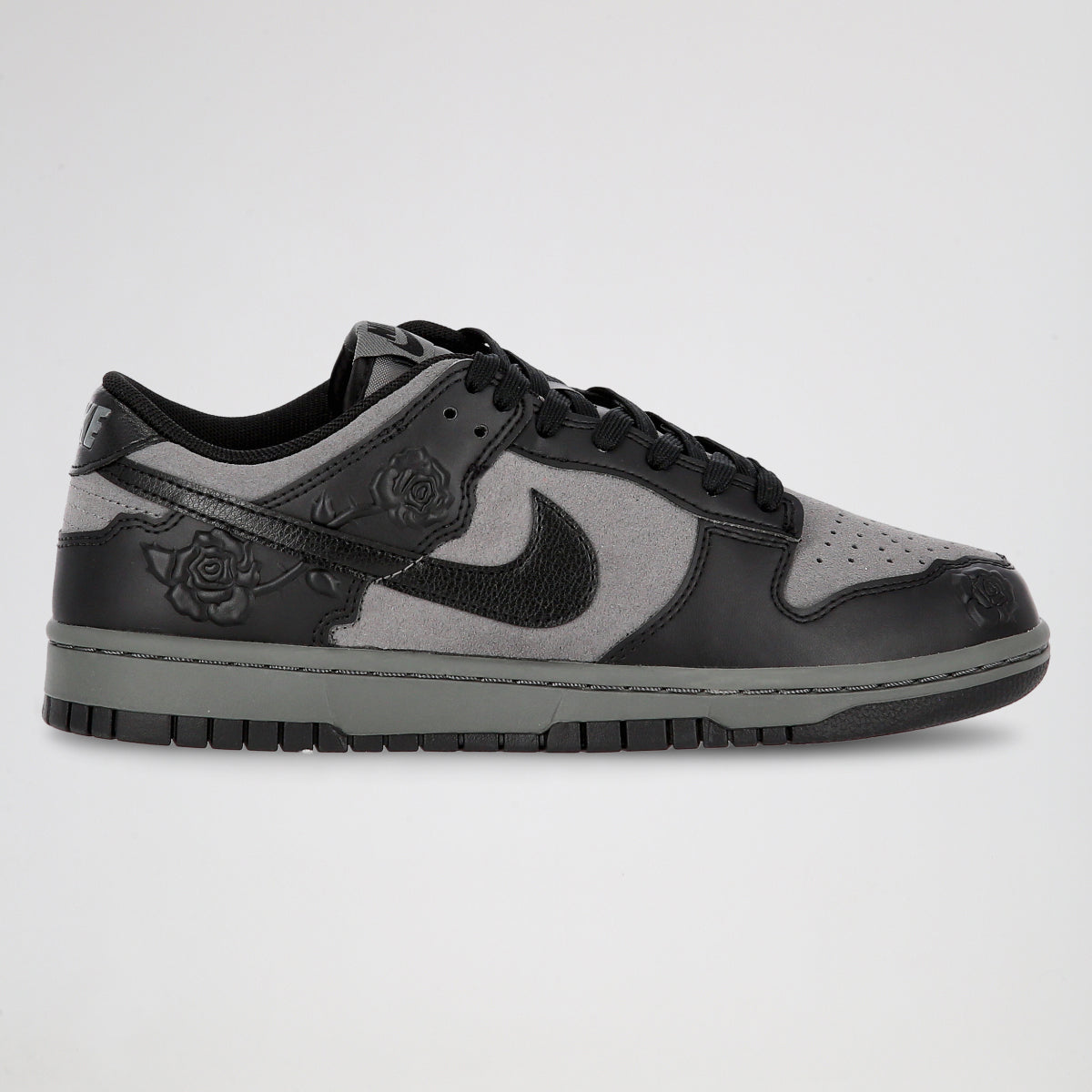 Dunk Low 'Black Roses'